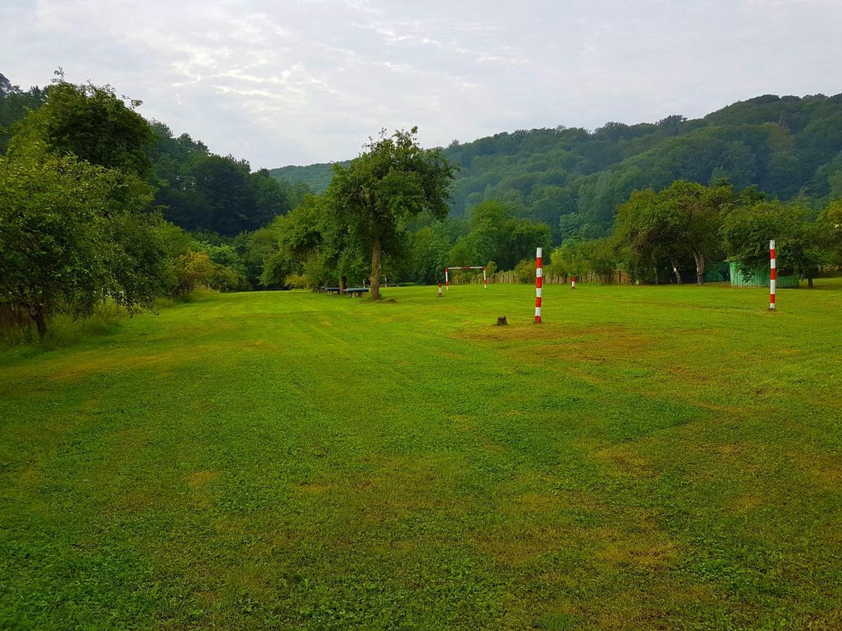 Casutele Din Grosi Hotel Grosi  Buitenkant foto