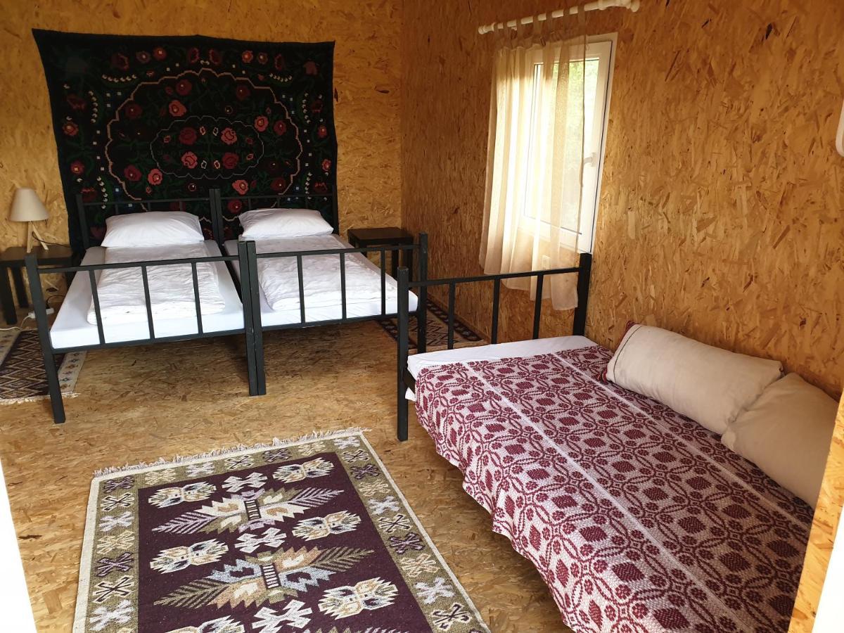 Casutele Din Grosi Hotel Grosi  Buitenkant foto