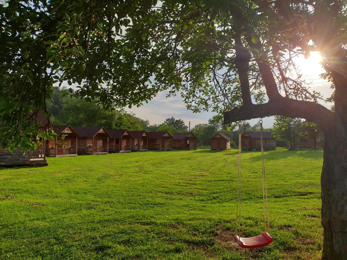 Casutele Din Grosi Hotel Grosi  Buitenkant foto