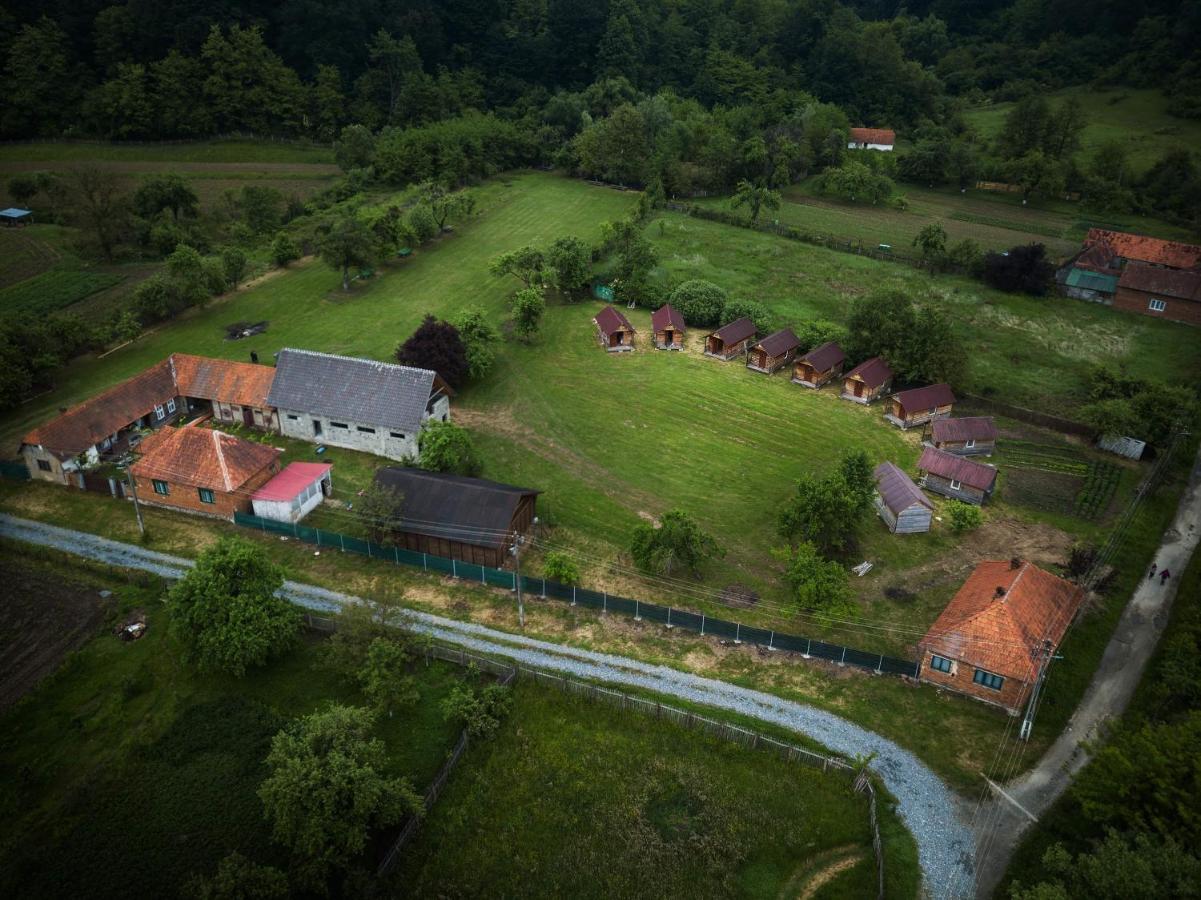 Casutele Din Grosi Hotel Grosi  Buitenkant foto