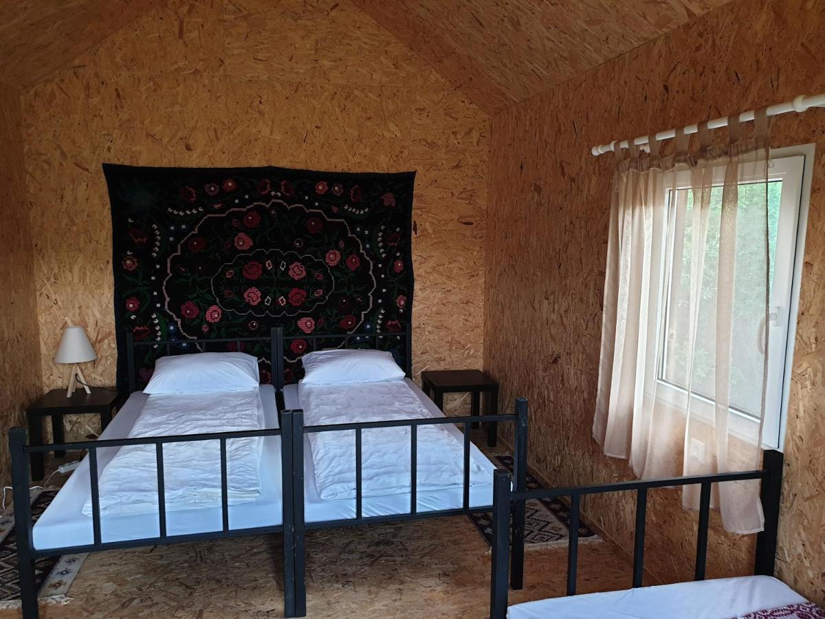 Casutele Din Grosi Hotel Grosi  Buitenkant foto